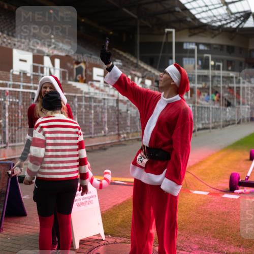 07.12.2025 - St. Pauli X-Mass-Run No. 15 Michael Strokosch http://msf.ph/oto/9363210 07.12.2025 11:48:06 Laufen 2 meine-sportfotos.de