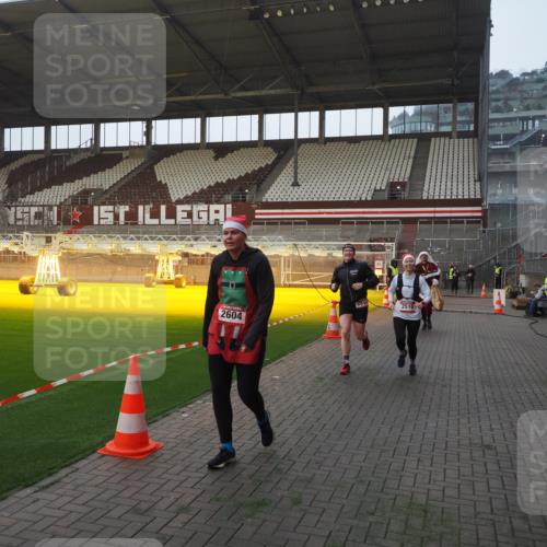 07.12.2025 - St. Pauli X-Mass-Run No. 15 Fabian Wolf http://msf.ph/oto/9363224 07.12.2025 10:02:36 Ziel 63, 304, 1105, 1828, 1829, 2510, 2514, 2604, 2908 meine-sportfotos.de