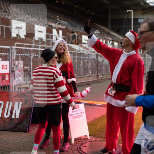 07.12.2025 - St. Pauli X-Mass-Run No. 15 Michael Strokosch http://msf.ph/oto/9363229 07.12.2025 11:48:07 Laufen 2, 124 meine-sportfotos.de