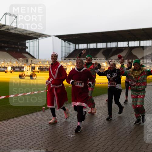 07.12.2025 - St. Pauli X-Mass-Run No. 15 Michael Strokosch http://msf.ph/oto/9363234 07.12.2025 11:48:23 Laufen 513, 1863, 1847 meine-sportfotos.de