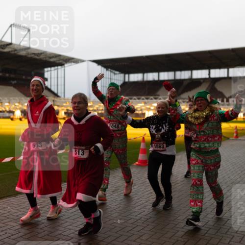 07.12.2025 - St. Pauli X-Mass-Run No. 15 Michael Strokosch http://msf.ph/oto/9363243 07.12.2025 11:48:23 Laufen 553, 5, 513, 1848, 1863 meine-sportfotos.de