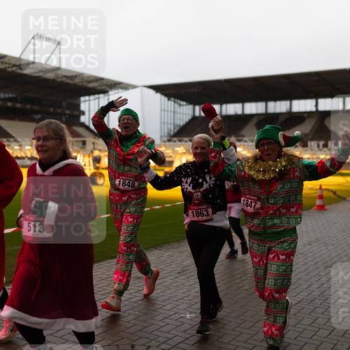 07.12.2025 - St. Pauli X-Mass-Run No. 15 Michael Strokosch http://msf.ph/oto/9363249 07.12.2025 11:48:24 Laufen 5, 513, 1848, 00, 1863, 1847, 447 meine-sportfotos.de