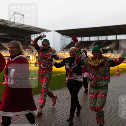 07.12.2025 - St. Pauli X-Mass-Run No. 15 Michael Strokosch http://msf.ph/oto/9363250 07.12.2025 11:48:24 Laufen 5, 13, 1848, 00, 1863, 1847 meine-sportfotos.de