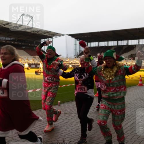 07.12.2025 - St. Pauli X-Mass-Run No. 15 Michael Strokosch http://msf.ph/oto/9363253 07.12.2025 11:48:24 Laufen 5, 13, 1848, 1863, 1847 meine-sportfotos.de