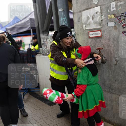 07.12.2025 - St. Pauli X-Mass-Run No. 15 Michael Strokosch http://msf.ph/oto/9363275 07.12.2025 11:48:46 Laufen 1910 meine-sportfotos.de