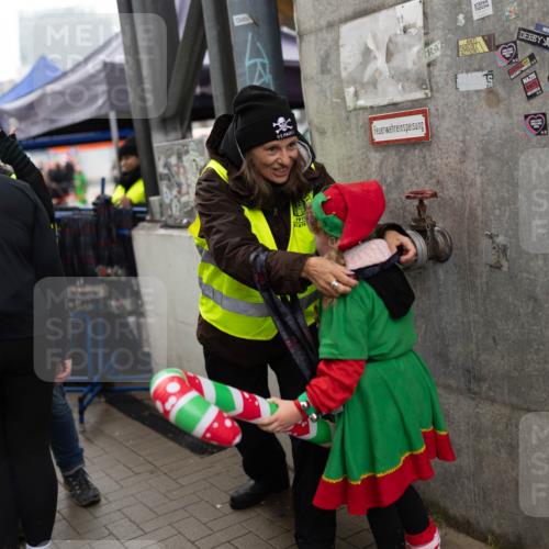 07.12.2025 - St. Pauli X-Mass-Run No. 15 Michael Strokosch http://msf.ph/oto/9363278 07.12.2025 11:48:46 Laufen 5, 191 meine-sportfotos.de