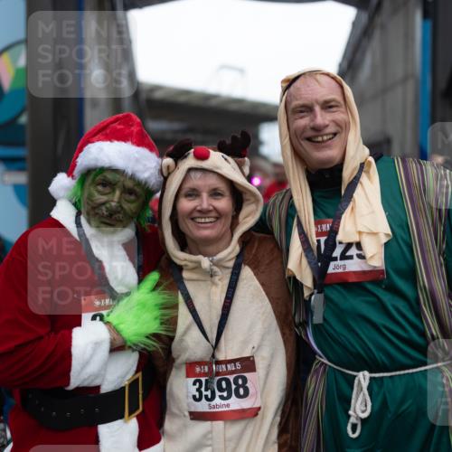07.12.2025 - St. Pauli X-Mass-Run No. 15 Michael Strokosch http://msf.ph/oto/9363312 07.12.2025 11:49:19 Laufen 15, 3598 meine-sportfotos.de
