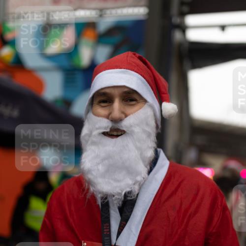 07.12.2025 - St. Pauli X-Mass-Run No. 15 Michael Strokosch http://msf.ph/oto/9363334 07.12.2025 11:49:46 Laufen 144, 2025, 15, 2, 32 meine-sportfotos.de