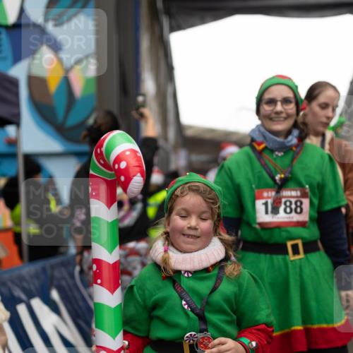 07.12.2025 - St. Pauli X-Mass-Run No. 15 Michael Strokosch http://msf.ph/oto/9363351 07.12.2025 11:50:05 Laufen 2025, 15, 1195, 1988 meine-sportfotos.de