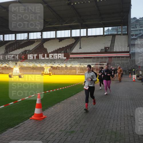 07.12.2025 - St. Pauli X-Mass-Run No. 15 Fabian Wolf http://msf.ph/oto/9363362 07.12.2025 10:02:53 Ziel 442, 443, 885, 918, 936, 943, 1314, 2780, 2781, 3284, 3417, 3518, 3892 meine-sportfotos.de