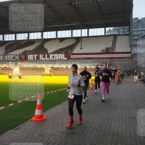 07.12.2025 - St. Pauli X-Mass-Run No. 15 Fabian Wolf http://msf.ph/oto/9363375 07.12.2025 10:02:54 Ziel 442, 443, 885, 918, 936, 943, 1314, 2505, 2780, 2781, 3284, 3417, 3518, 3892 meine-sportfotos.de