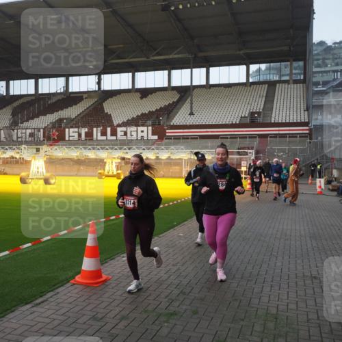 07.12.2025 - St. Pauli X-Mass-Run No. 15 Fabian Wolf http://msf.ph/oto/9363398 07.12.2025 10:02:55 Ziel 442, 443, 885, 918, 936, 943, 1314, 2505, 2780, 2781, 3284, 3417, 3518, 3892 meine-sportfotos.de