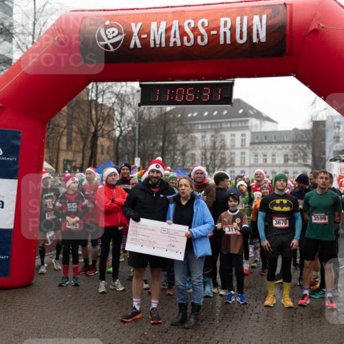 07.12.2025 - St. Pauli X-Mass-Run No. 15 Michael Strokosch http://msf.ph/oto/9363507 07.12.2025 12:06:29 Laufen 270, 0, 06, 33, 31, 390, 33, 015, 3670, 30, 3599 meine-sportfotos.de