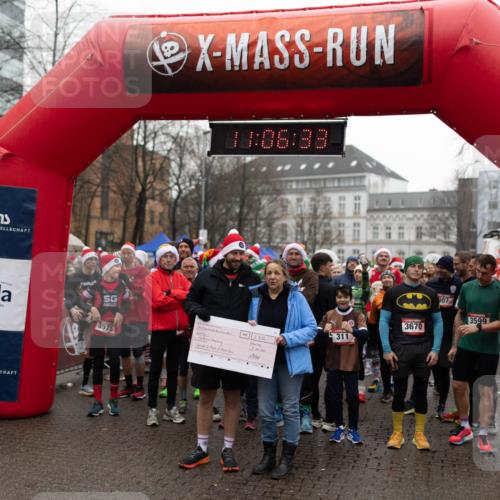 07.12.2025 - St. Pauli X-Mass-Run No. 15 Michael Strokosch http://msf.ph/oto/9363526 07.12.2025 12:06:31 Laufen 10, 06, 33, 311, 3900, 3575, 336, 3670, 807, 3599 meine-sportfotos.de