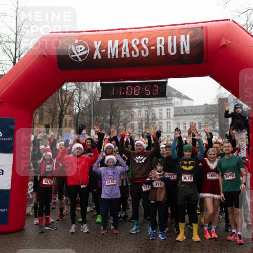 07.12.2025 - St. Pauli X-Mass-Run No. 15 Michael Strokosch http://msf.ph/oto/9363547 07.12.2025 12:08:51 Laufen 00, 08, 53, 3575, 331, 3748, 3670, 3600, 3599, 311, 3747 meine-sportfotos.de