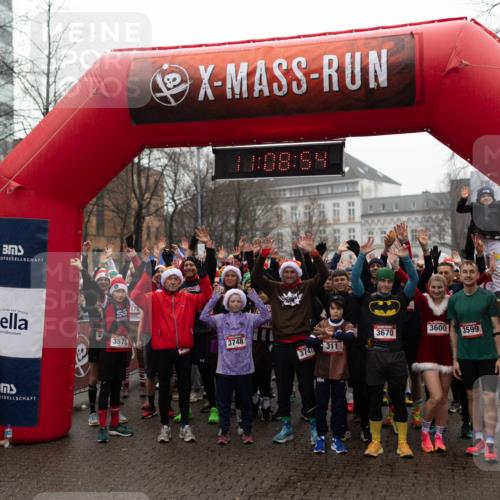 07.12.2025 - St. Pauli X-Mass-Run No. 15 Michael Strokosch http://msf.ph/oto/9363561 07.12.2025 12:08:53 Laufen 179, 3575, 7, 08, 54, 3748, 3747, 11, 3600, 3670, 311, 3599 meine-sportfotos.de