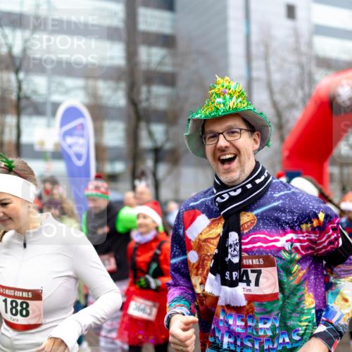 07.12.2025 - St. Pauli X-Mass-Run No. 15 Michael Strokosch http://msf.ph/oto/9363673 07.12.2025 12:10:34 Laufen 15, 188, 3662, 15, 47, 18035, 371 meine-sportfotos.de