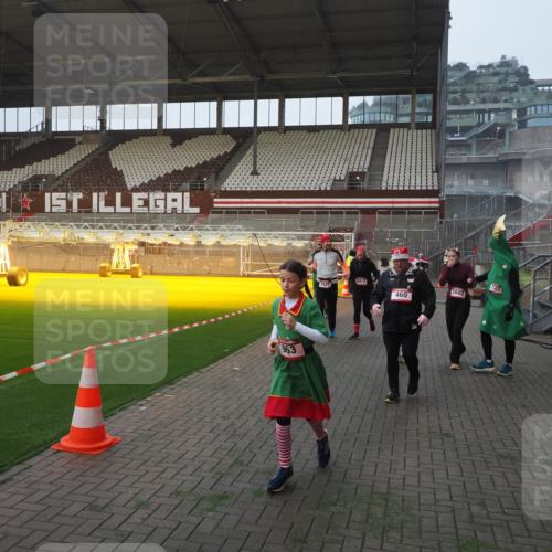 07.12.2025 - St. Pauli X-Mass-Run No. 15 Fabian Wolf http://msf.ph/oto/9363679 07.12.2025 10:03:20 Ziel 460, 963, 965, 1118, 1484, 1486, 1594, 2682, 2973, 2975 meine-sportfotos.de