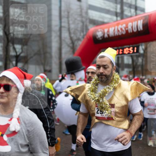 07.12.2025 - St. Pauli X-Mass-Run No. 15 Michael Strokosch http://msf.ph/oto/9363711 07.12.2025 12:10:49 Laufen 5600 meine-sportfotos.de