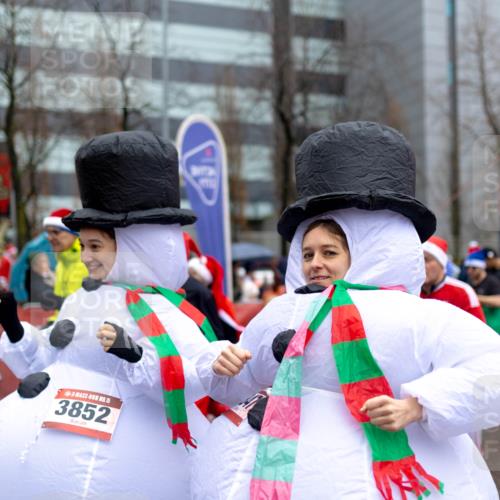 07.12.2025 - St. Pauli X-Mass-Run No. 15 Michael Strokosch http://msf.ph/oto/9363715 07.12.2025 12:10:51 Laufen 15, 3852, 2025, 380 meine-sportfotos.de