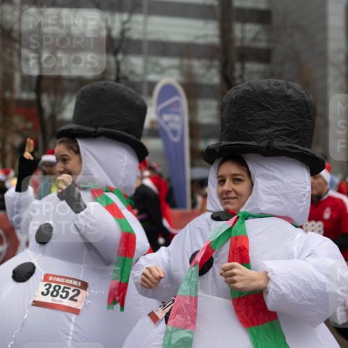 07.12.2025 - St. Pauli X-Mass-Run No. 15 Michael Strokosch http://msf.ph/oto/9363718 07.12.2025 12:10:51 Laufen 3852, 38 meine-sportfotos.de