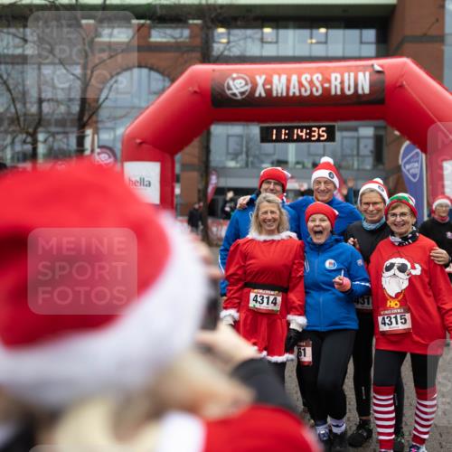 07.12.2025 - St. Pauli X-Mass-Run No. 15 Michael Strokosch http://msf.ph/oto/9363764 07.12.2025 12:14:33 Laufen 11, 14, 35, 4314, 15, 4315, 1910 meine-sportfotos.de