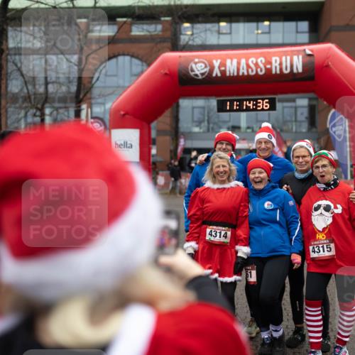 07.12.2025 - St. Pauli X-Mass-Run No. 15 Michael Strokosch http://msf.ph/oto/9363765 07.12.2025 12:14:34 Laufen 11, 14, 36, 4314, 61, 4315, 3819, 1910 meine-sportfotos.de