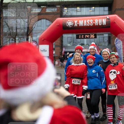07.12.2025 - St. Pauli X-Mass-Run No. 15 Michael Strokosch http://msf.ph/oto/9363768 07.12.2025 12:14:34 Laufen 11, 14, 36, 4314, 4315, 1910, 381 meine-sportfotos.de