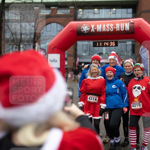 07.12.2025 - St. Pauli X-Mass-Run No. 15 Michael Strokosch http://msf.ph/oto/9363771 07.12.2025 12:14:34 Laufen 1, 1, 14, 36, 4314, 4315, 381, 1910 meine-sportfotos.de
