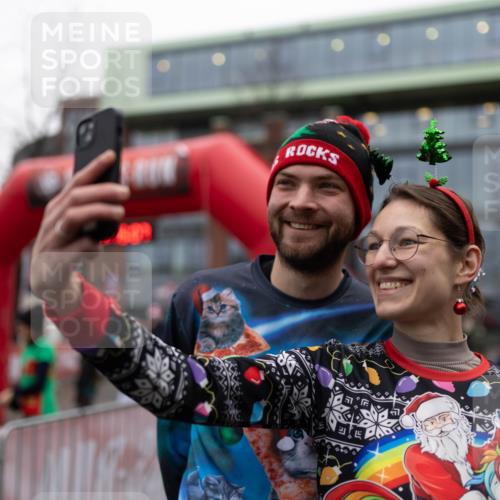 07.12.2025 - St. Pauli X-Mass-Run No. 15 Michael Strokosch http://msf.ph/oto/9363802 07.12.2025 12:15:05 Laufen  meine-sportfotos.de