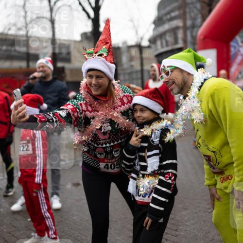 07.12.2025 - St. Pauli X-Mass-Run No. 15 Michael Strokosch http://msf.ph/oto/9363841 07.12.2025 12:16:47 Laufen 3692, 36019, 122, 405 meine-sportfotos.de