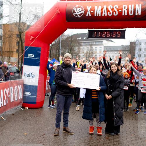 07.12.2025 - St. Pauli X-Mass-Run No. 15 Michael Strokosch http://msf.ph/oto/9363899 07.12.2025 12:26:27 Laufen 26, 29, 267, 424, 013, 258, 651, 400 meine-sportfotos.de