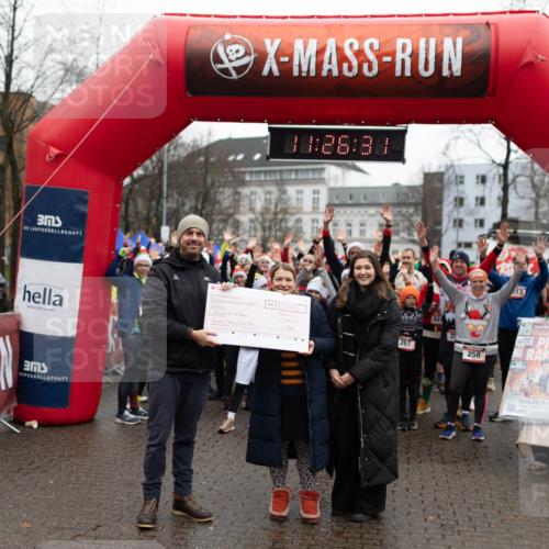 07.12.2025 - St. Pauli X-Mass-Run No. 15 Michael Strokosch http://msf.ph/oto/9363934 07.12.2025 12:26:29 Laufen 00, 28, 30, 267, 424, 258, 651, 21, 12, 2025 meine-sportfotos.de