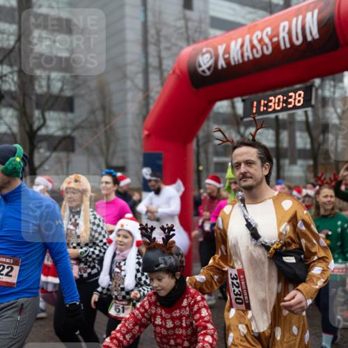 07.12.2025 - St. Pauli X-Mass-Run No. 15 Michael Strokosch http://msf.ph/oto/9363949 07.12.2025 12:30:36 Laufen 15, 4222, 151, 11, 30, 38, 3230, 2, 66 meine-sportfotos.de