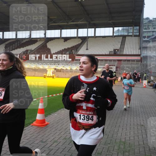 07.12.2025 - St. Pauli X-Mass-Run No. 15 Fabian Wolf http://msf.ph/oto/9364010 07.12.2025 10:03:48 Ziel 185, 213, 214, 399, 940, 1023, 1263, 1264, 1307, 1394, 1425, 1506, 2002, 2366, 2380, 3334, 3337, 3734, 4151, 4660, 4667, 4679, 4680 meine-sportfotos.de