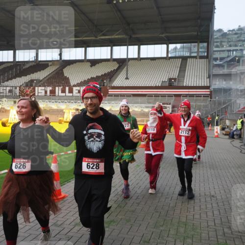 07.12.2025 - St. Pauli X-Mass-Run No. 15 Fabian Wolf http://msf.ph/oto/9364031 07.12.2025 10:04:00 Ziel 626, 628, 709, 1027, 1028, 1307, 1425, 1906, 2110, 2112, 3198, 3337, 3340, 3359, 3519, 4151 meine-sportfotos.de