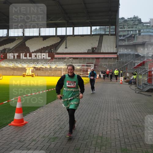 07.12.2025 - St. Pauli X-Mass-Run No. 15 Fabian Wolf http://msf.ph/oto/9364097 07.12.2025 10:04:27 Ziel 113, 1291, 1302, 1522, 1701, 1712, 1738, 1871, 2454, 3188, 3911, 4673 meine-sportfotos.de