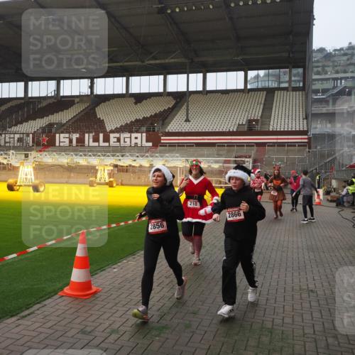 07.12.2025 - St. Pauli X-Mass-Run No. 15 Fabian Wolf http://msf.ph/oto/9364178 07.12.2025 10:05:04 Ziel 202, 210, 292, 699, 1973, 1991, 2168, 2249, 2856, 2866, 3307, 3311 meine-sportfotos.de