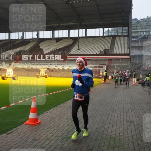 07.12.2025 - St. Pauli X-Mass-Run No. 15 Fabian Wolf http://msf.ph/oto/9364219 07.12.2025 10:05:17 Ziel 114, 202, 210, 292, 543, 699, 1121, 1481, 1661, 1761, 2856, 2866, 3186, 3307, 3311, 3386, 4036 meine-sportfotos.de