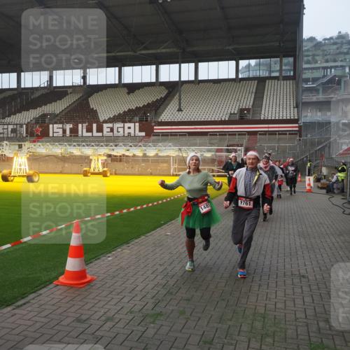 07.12.2025 - St. Pauli X-Mass-Run No. 15 Fabian Wolf http://msf.ph/oto/9364223 07.12.2025 10:05:21 Ziel 114, 543, 668, 950, 1121, 1316, 1374, 1481, 1661, 1761, 3186, 3307, 3386, 4036, 4556, 4558 meine-sportfotos.de