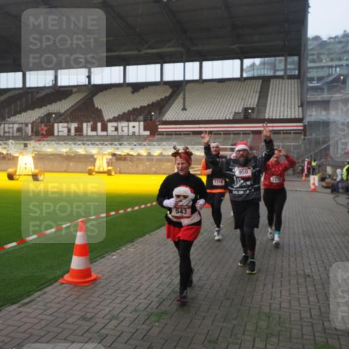 07.12.2025 - St. Pauli X-Mass-Run No. 15 Fabian Wolf http://msf.ph/oto/9364244 07.12.2025 10:05:26 Ziel 114, 543, 668, 950, 1121, 1316, 1374, 1481, 1661, 1761, 3186, 3386, 4036, 4556, 4558 meine-sportfotos.de
