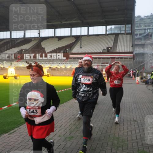 07.12.2025 - St. Pauli X-Mass-Run No. 15 Fabian Wolf http://msf.ph/oto/9364248 07.12.2025 10:05:26 Ziel 114, 543, 668, 950, 1121, 1316, 1374, 1481, 1661, 1761, 3186, 3386, 4036, 4556, 4558 meine-sportfotos.de