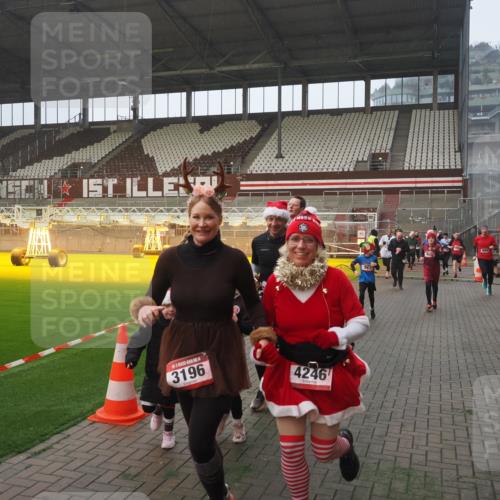 07.12.2025 - St. Pauli X-Mass-Run No. 15 Fabian Wolf http://msf.ph/oto/9364346 07.12.2025 10:06:09 Ziel 127, 148, 180, 424, 468, 676, 805, 834, 893, 967, 969, 1119, 1788, 1937, 2756, 2757, 2894, 2968, 3093, 3172, 3196, 3812, 3814, 3857, 3859, 4235, 4236, 4237, 4246, 4251, 4657, 4665, 4670, 4676, 4736, 4739 meine-sportfotos.de