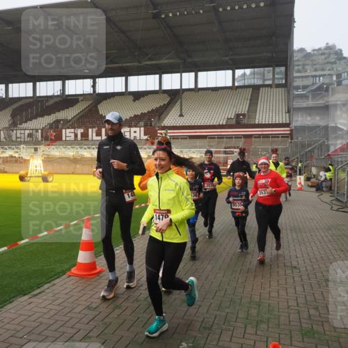 07.12.2025 - St. Pauli X-Mass-Run No. 15 Fabian Wolf http://msf.ph/oto/9364432 07.12.2025 10:06:30 Ziel 34, 187, 562, 1369, 1479, 1480, 1832, 1946, 3213, 3232, 3534, 3535, 3536, 3537, 4459, 4672, 4677 meine-sportfotos.de