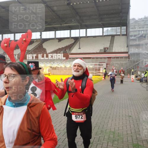 07.12.2025 - St. Pauli X-Mass-Run No. 15 Fabian Wolf http://msf.ph/oto/9364531 07.12.2025 10:07:00 Ziel 217, 366, 421, 792, 867, 972, 975, 1007, 1103, 1505, 1572, 1735, 1736, 2129, 3189, 3945, 4354, 4735, 4738 meine-sportfotos.de