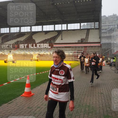 07.12.2025 - St. Pauli X-Mass-Run No. 15 Fabian Wolf http://msf.ph/oto/9364603 07.12.2025 10:07:23 Ziel 256, 265, 272, 517, 657, 685, 716, 767, 1187, 1234, 2983 meine-sportfotos.de