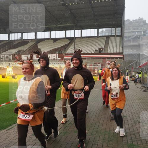 07.12.2025 - St. Pauli X-Mass-Run No. 15 Fabian Wolf http://msf.ph/oto/9364617 07.12.2025 10:07:27 Ziel 256, 265, 272, 517, 657, 685, 716, 767, 1187, 1234, 1543, 2983, 3003 meine-sportfotos.de