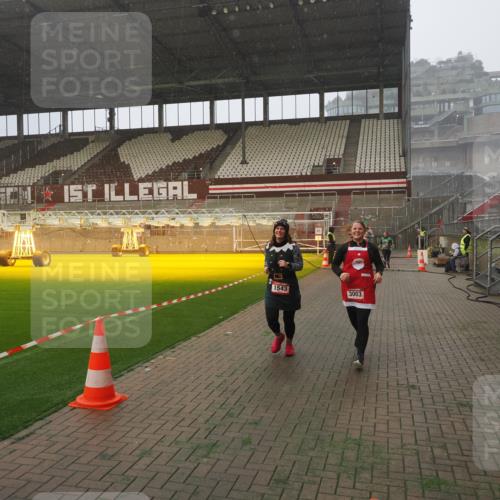 07.12.2025 - St. Pauli X-Mass-Run No. 15 Fabian Wolf http://msf.ph/oto/9364638 07.12.2025 10:07:34 Ziel 256, 265, 272, 517, 657, 685, 716, 767, 1187, 1234, 1447, 1449, 1543, 3003 meine-sportfotos.de