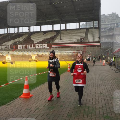 07.12.2025 - St. Pauli X-Mass-Run No. 15 Fabian Wolf http://msf.ph/oto/9364642 07.12.2025 10:07:35 Ziel 256, 265, 272, 517, 657, 685, 716, 767, 1187, 1234, 1447, 1449, 1543, 3003 meine-sportfotos.de