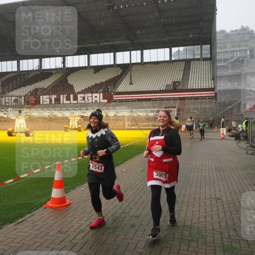 07.12.2025 - St. Pauli X-Mass-Run No. 15 Fabian Wolf http://msf.ph/oto/9364643 07.12.2025 10:07:35 Ziel 256, 265, 272, 517, 657, 685, 716, 767, 1187, 1234, 1447, 1449, 1543, 3003 meine-sportfotos.de